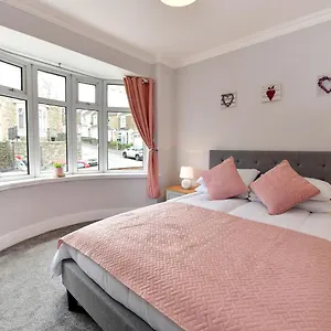Holiday home Pass The Keys Newly Refurbished Modern Bungalow - Pets Welcome, Swansea